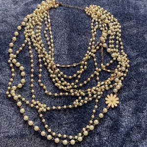 Necklace, vintage, very unique.